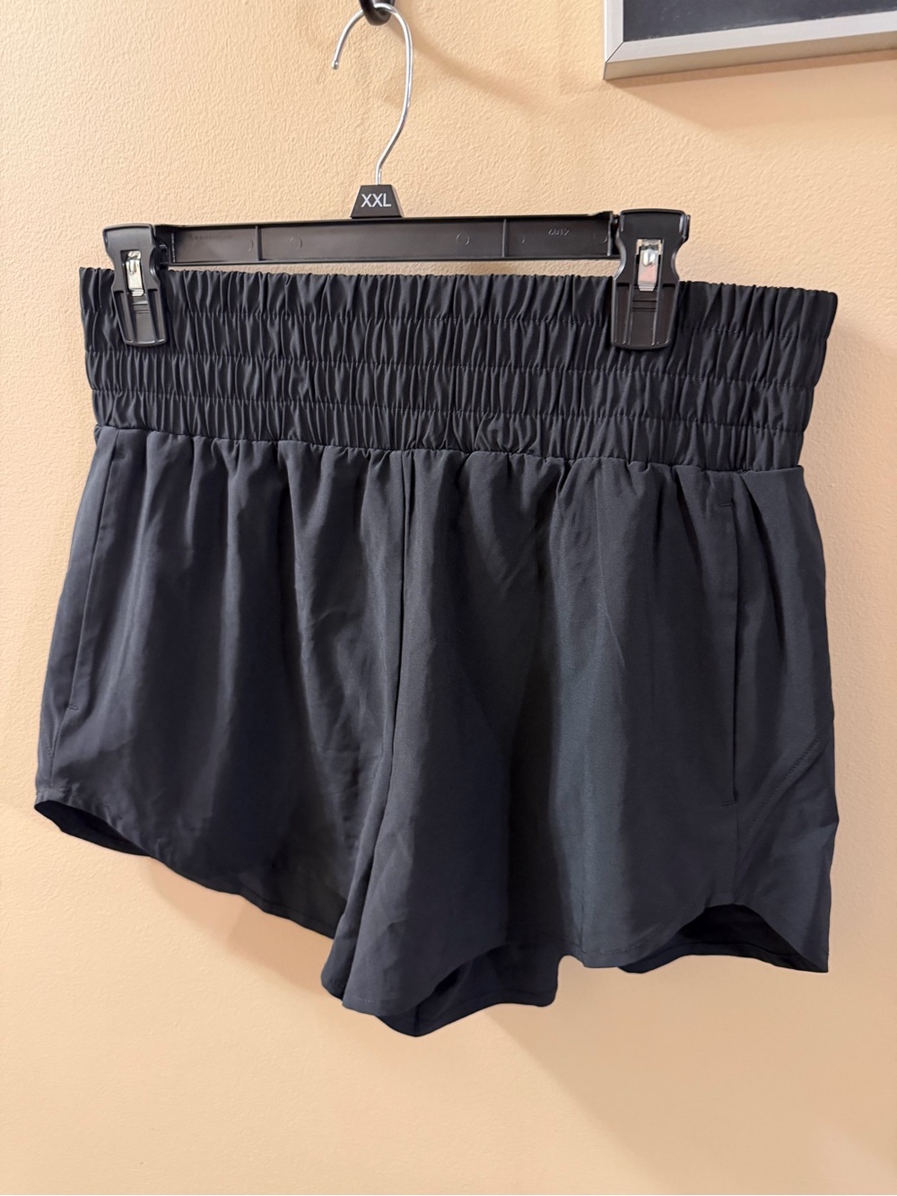 HALARA Black High-Waist Smocked Women’s Shorts size L